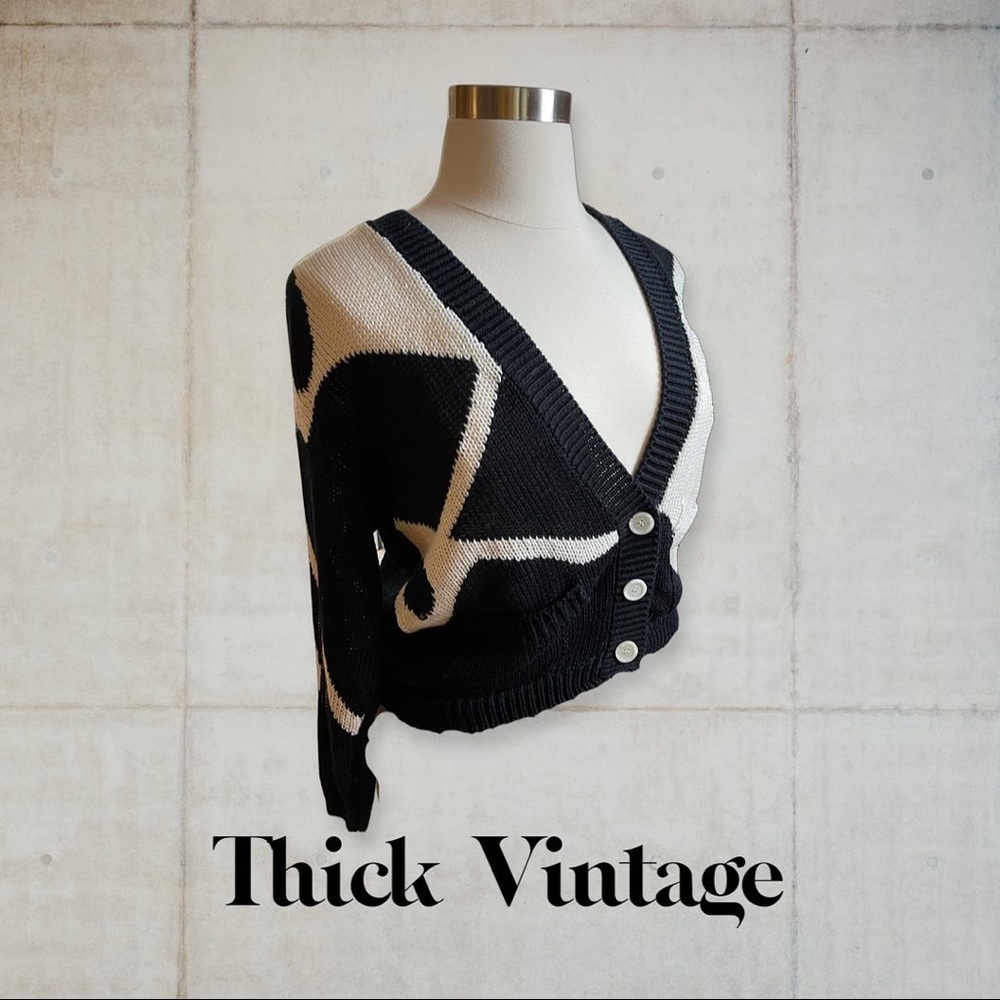 Claus Geometric Cardigan. 🖤🤍